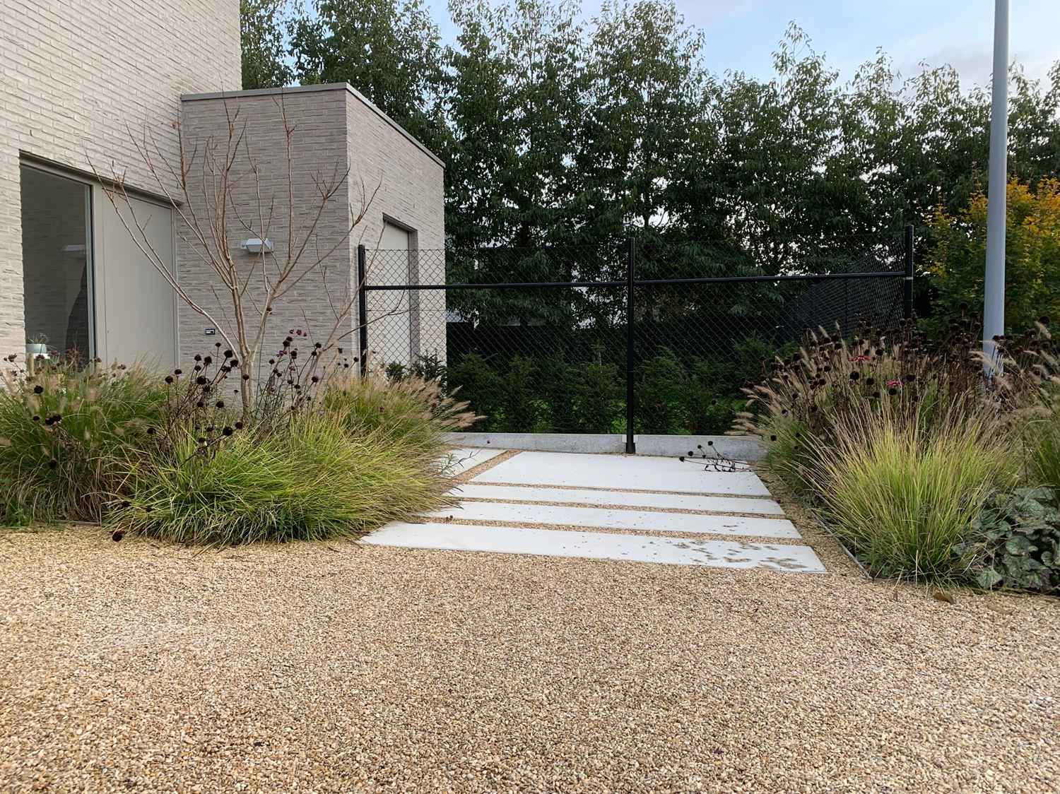 Voortuin beton grond